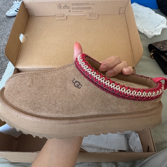UGG Tan and Red Slippers with Suede Finish - Picture 5 of 6